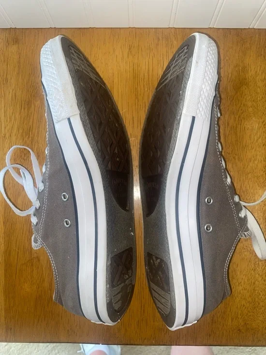 Converse Chuck Taylor Low Top Sneakers - Men’s Size 12 - Picture 3 of 7